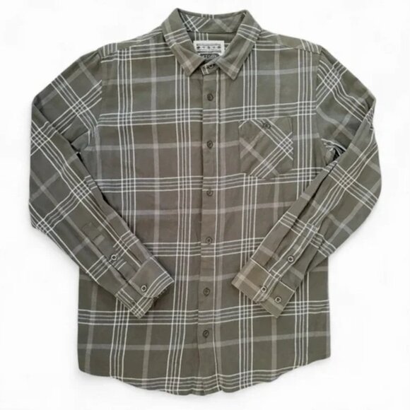 2/$10 Active Ride Shop Figgy Collection Green Button Down - Size Medium - Picture 1 of 3